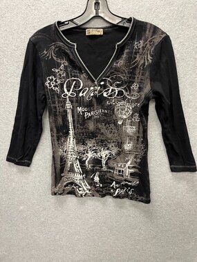 Women's Blue Canyon Y2K Henley Top Features a Paris-Themed Graphic Size Small
